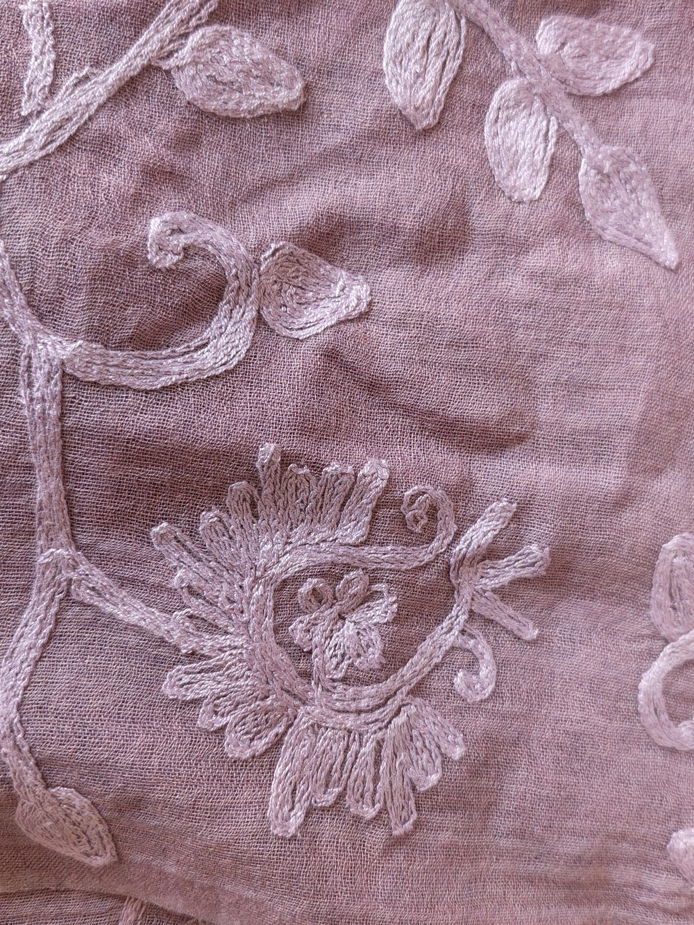 Embroidered Lavender Floral Scarf Wrap 100%wool - Picture 2 of 4